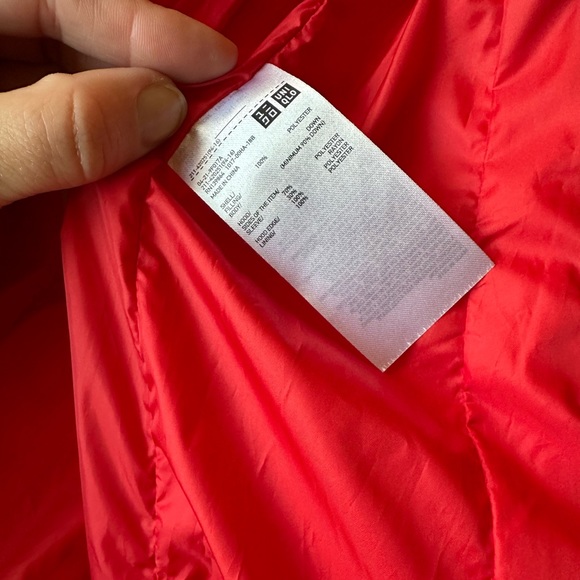 Uniqlo Seamless Down Puffer Coat, Small RED - Picture 10 of 12